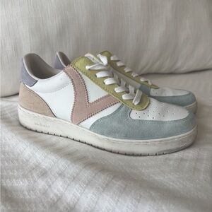 Victoria Sneaker size 41 made in Spain